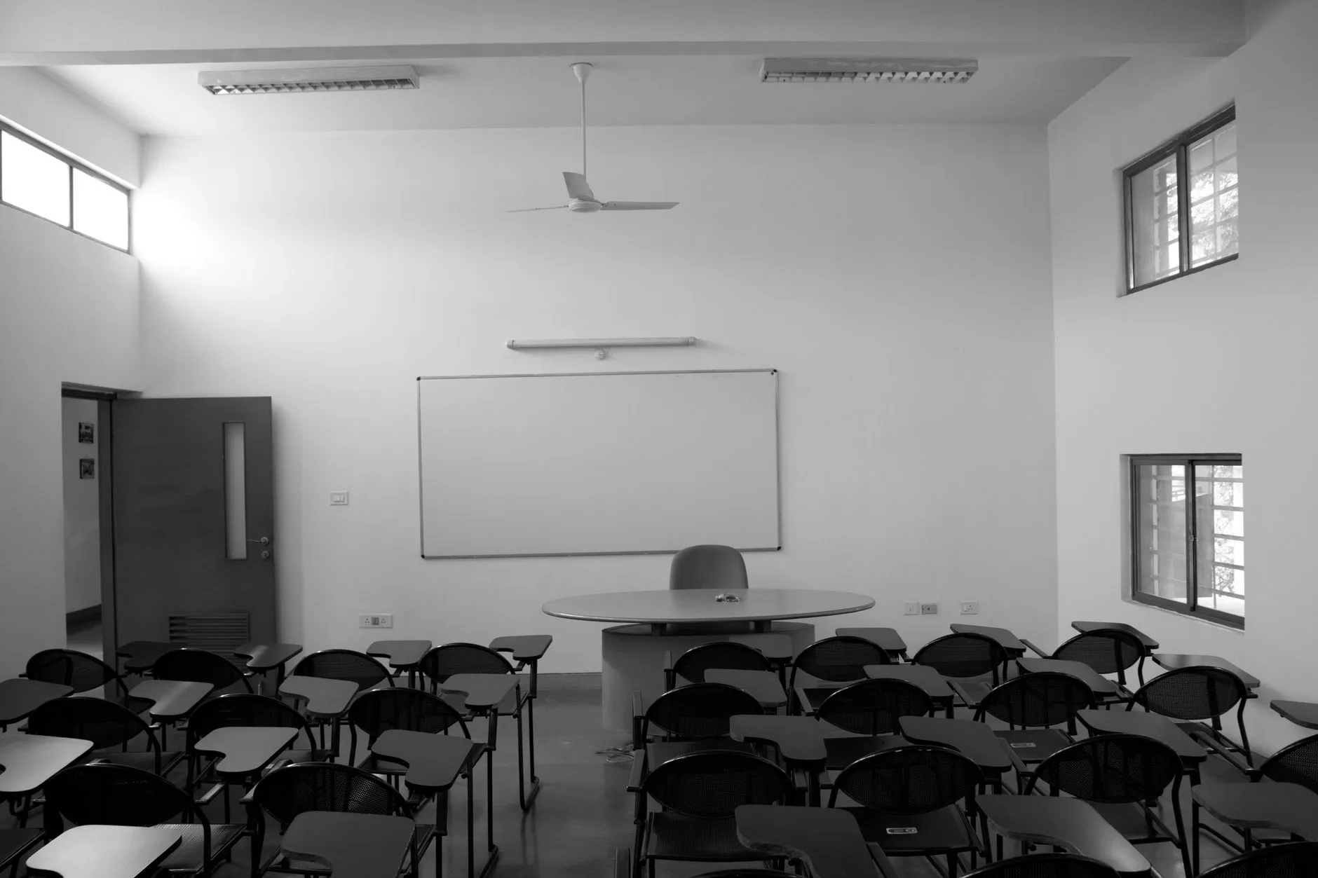 校园录播主机与吊麦系统搭配指南:智慧教室音频采集要点正文配图 1