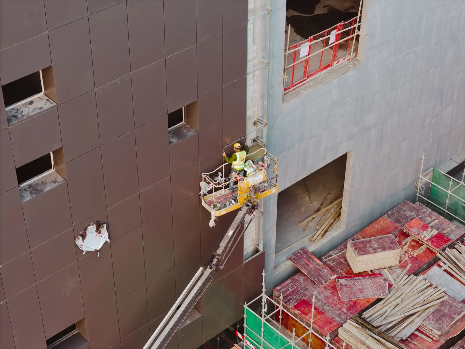 智慧教室建设关键：多媒体讲台与电子白板集成方案解析