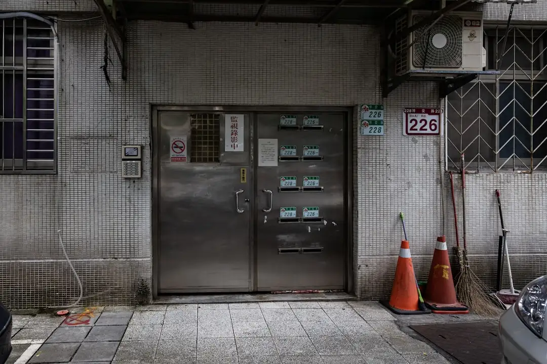 智慧教室录播系统搭建：吊麦与音频处理器的技术选型要点